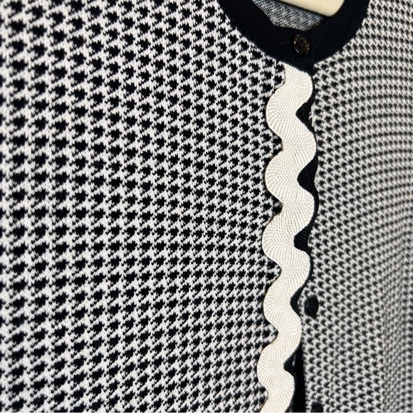 ANN TAYLOR Houndstooth Cardigan. Size Medium - Picture 4 of 8